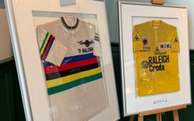 Bijzondere wielershirts bij expositie in Downtown vanwege Veenendaal-Veenendaal